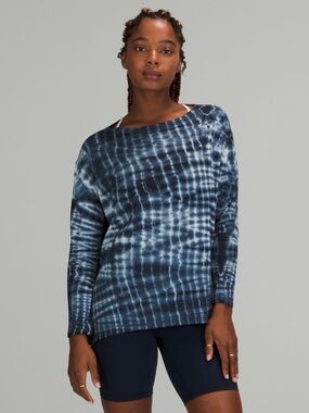 Lululemon back in action tye dye size 2